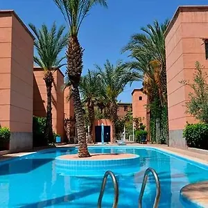  Hébergement de vacances Piscine Palmeraie